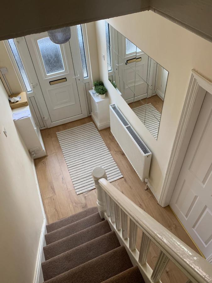 Large House Near Anfield & Town Aparthotel